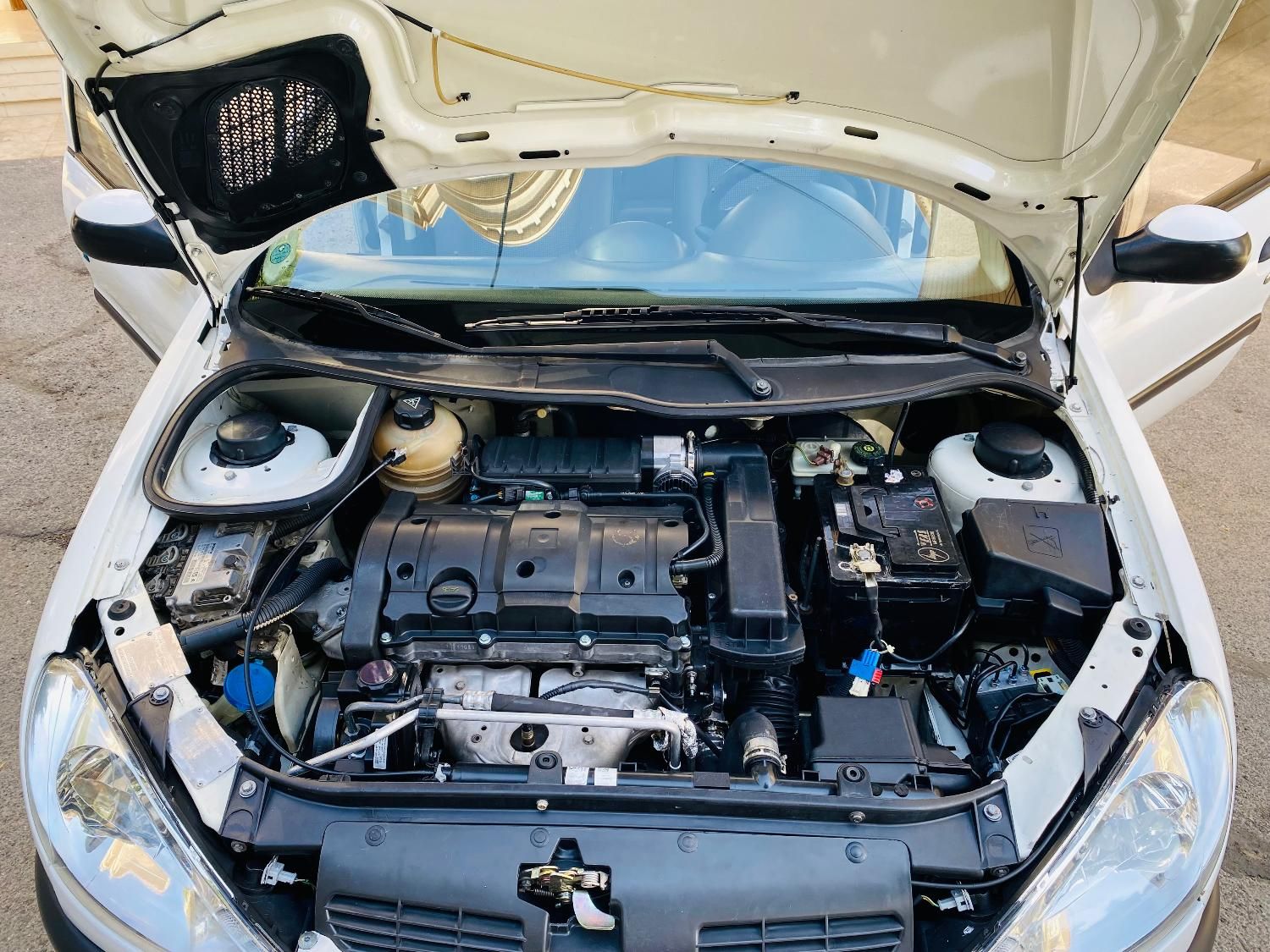 پژو ۲۰۶ صندوق دار v8 - 1391