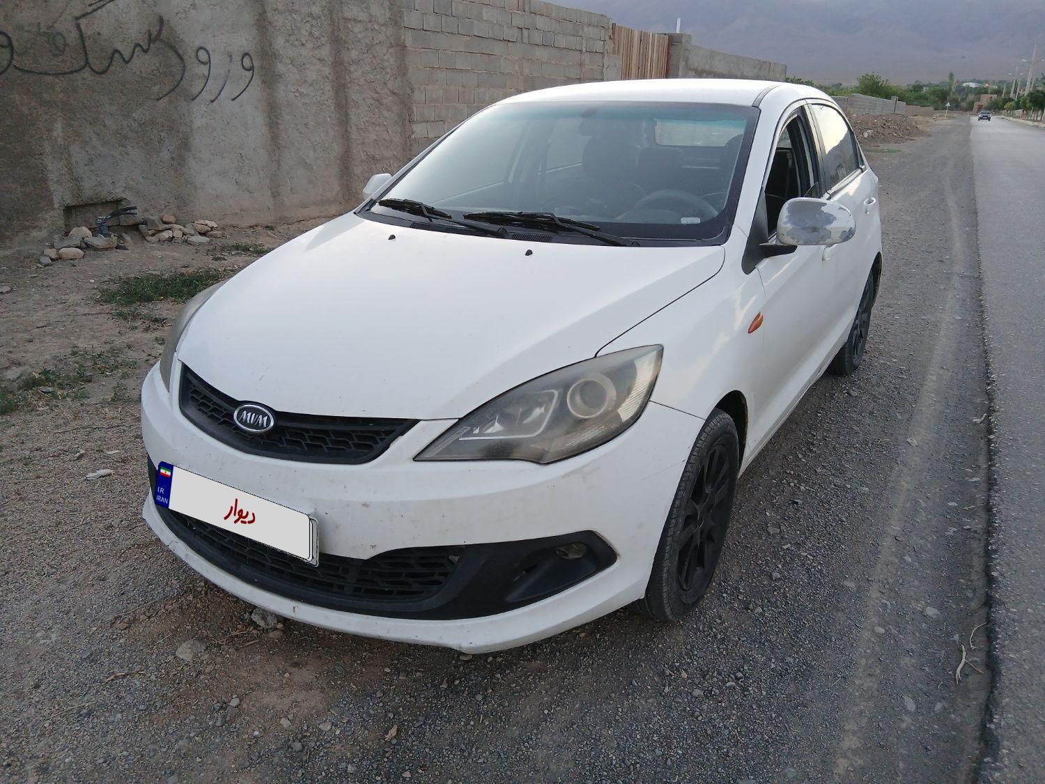 ام وی ام 315 صندوقدار اسپرت دنده‌ای - 1394