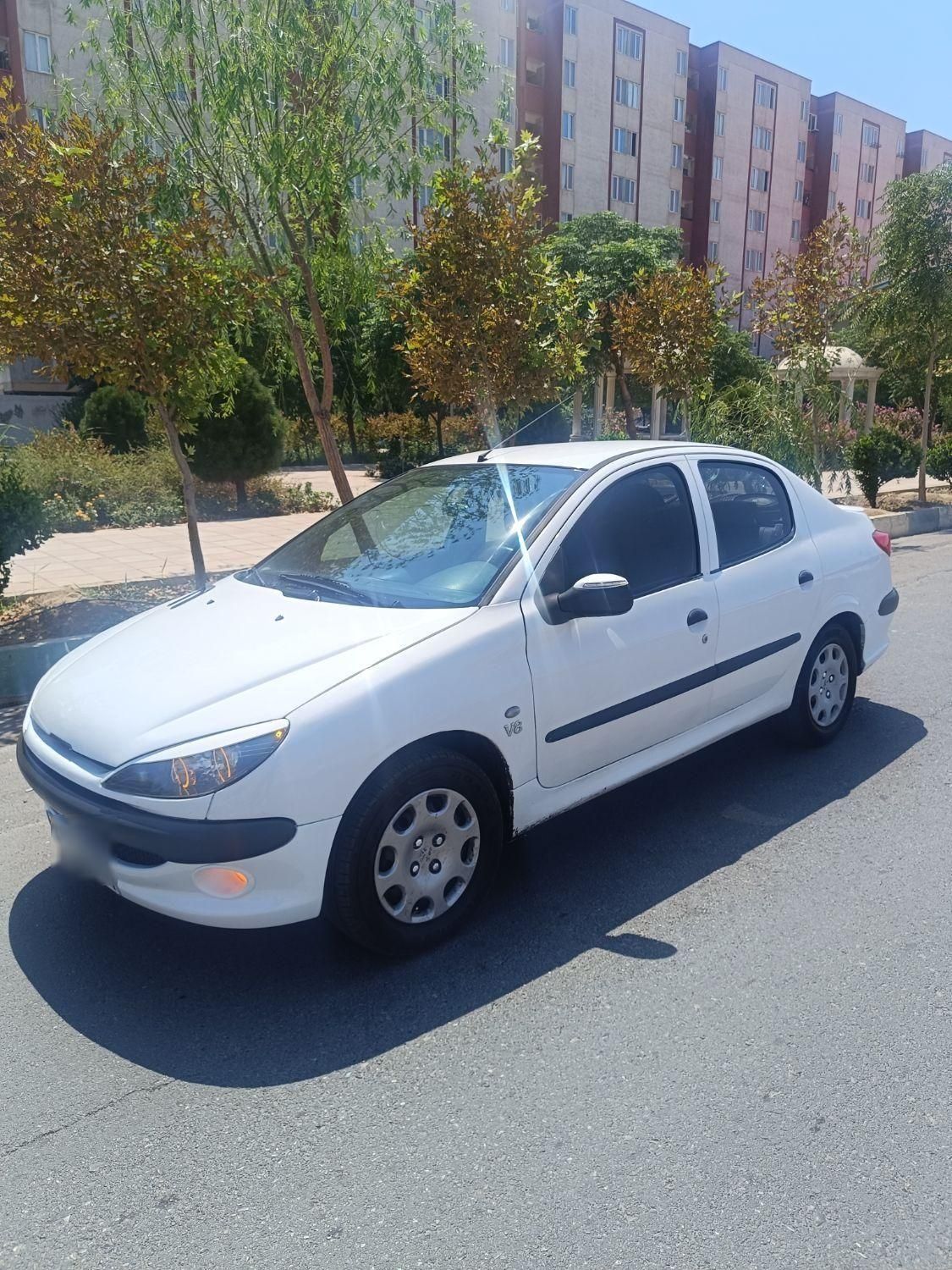 پژو ۲۰۶ صندوق دار v8 - 1391