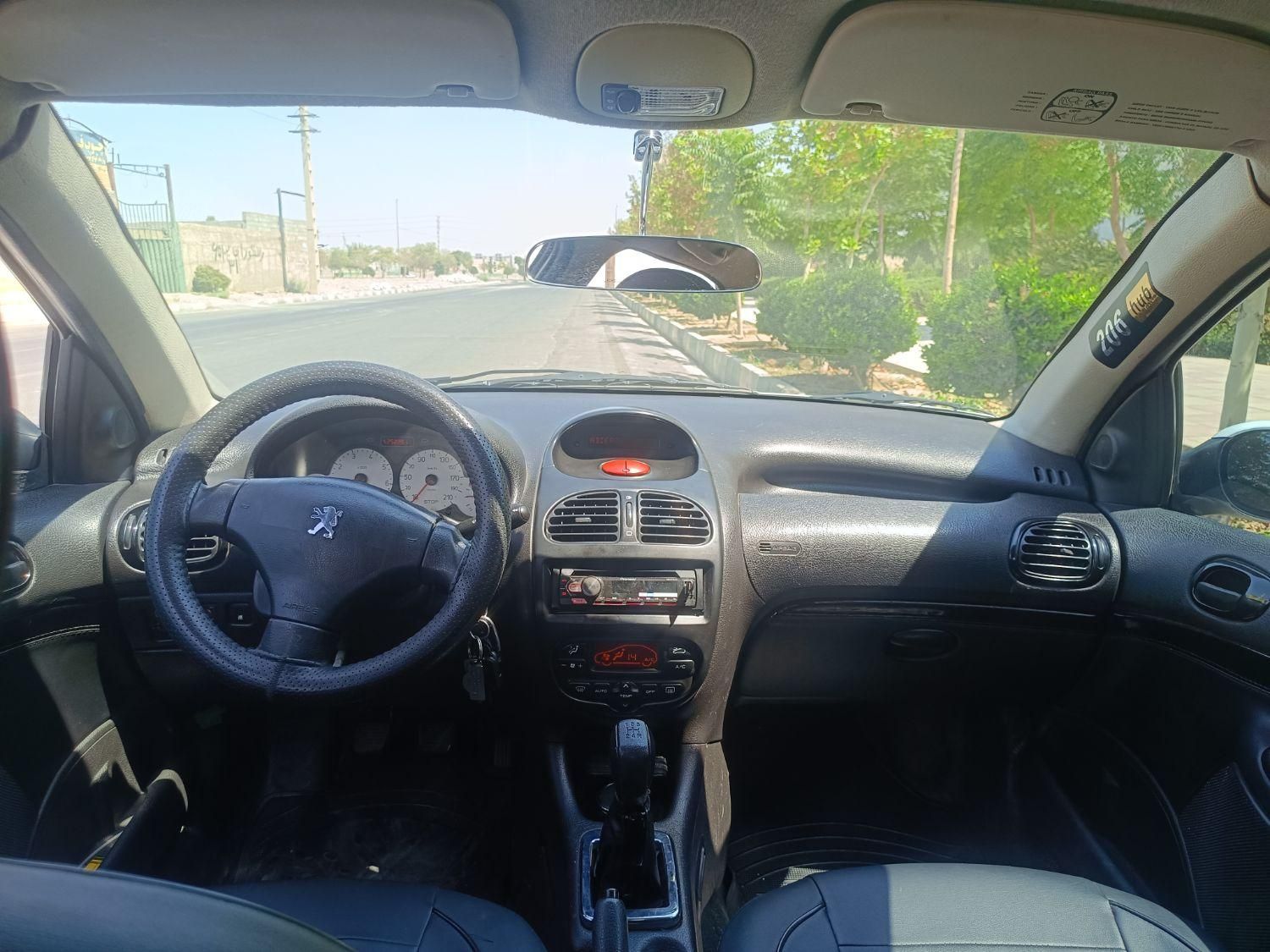 پژو ۲۰۶ صندوق دار v8 - 1391