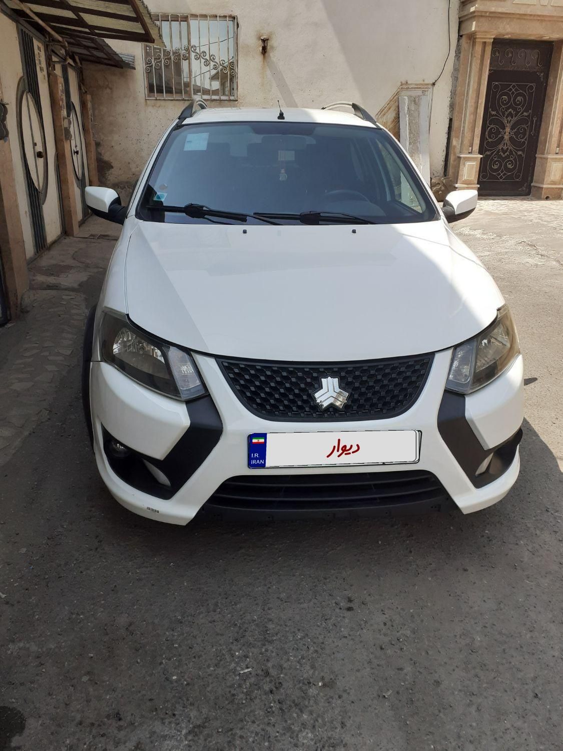 خودرو کوییک، معمولی آگهی ann_19796293
