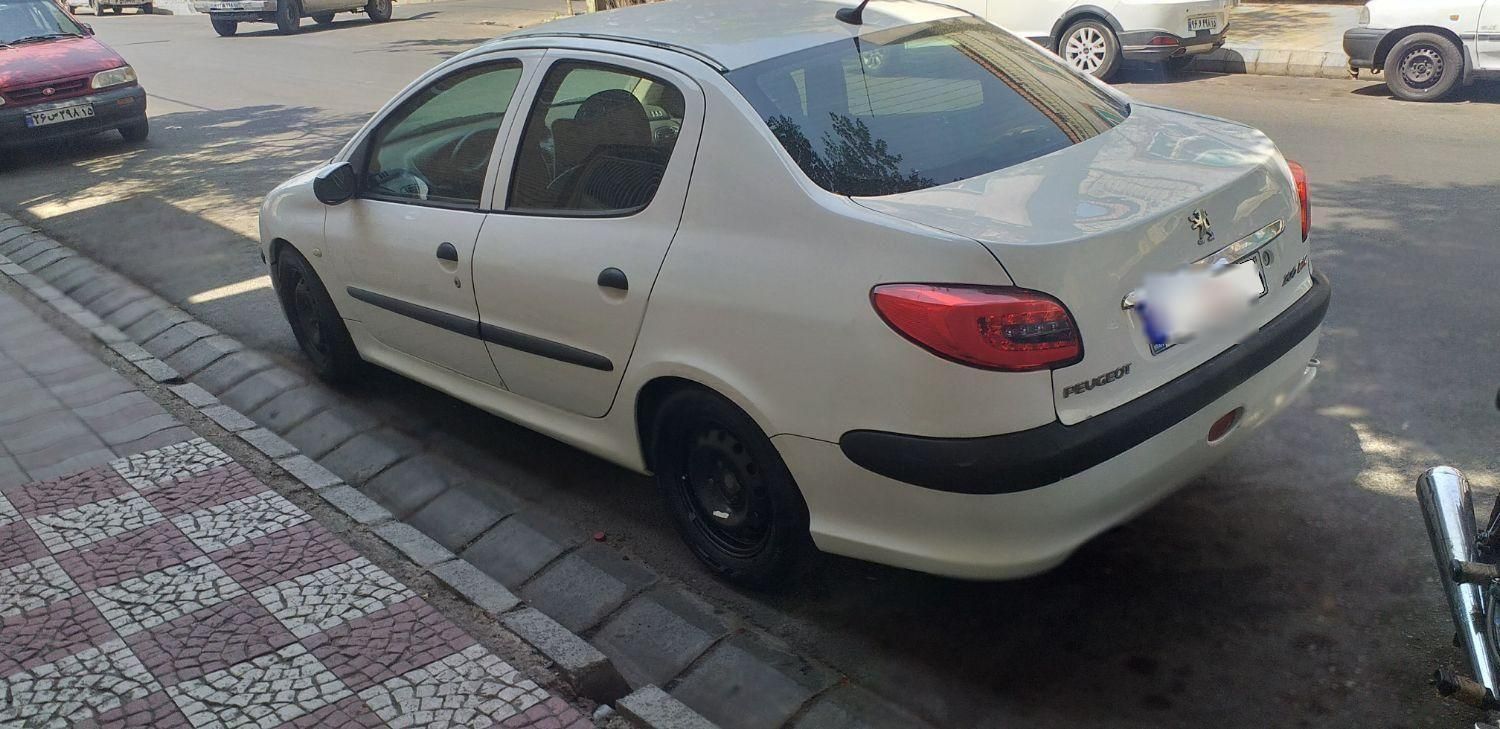 پژو ۲۰۶ صندوق دار v8 - 1390
