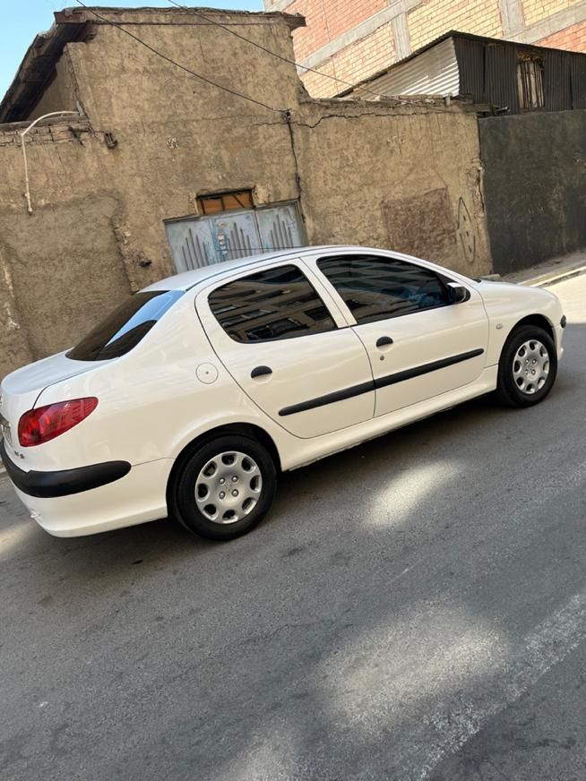 پژو ۲۰۶ صندوق دار v8 - 1397