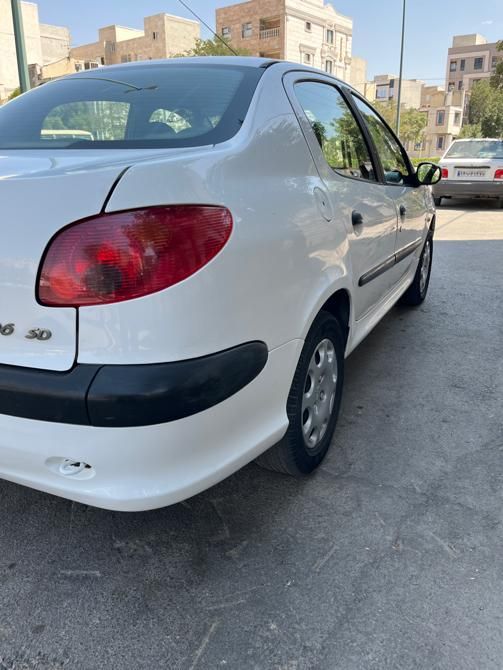 پژو ۲۰۶ صندوق دار v8 - 1390