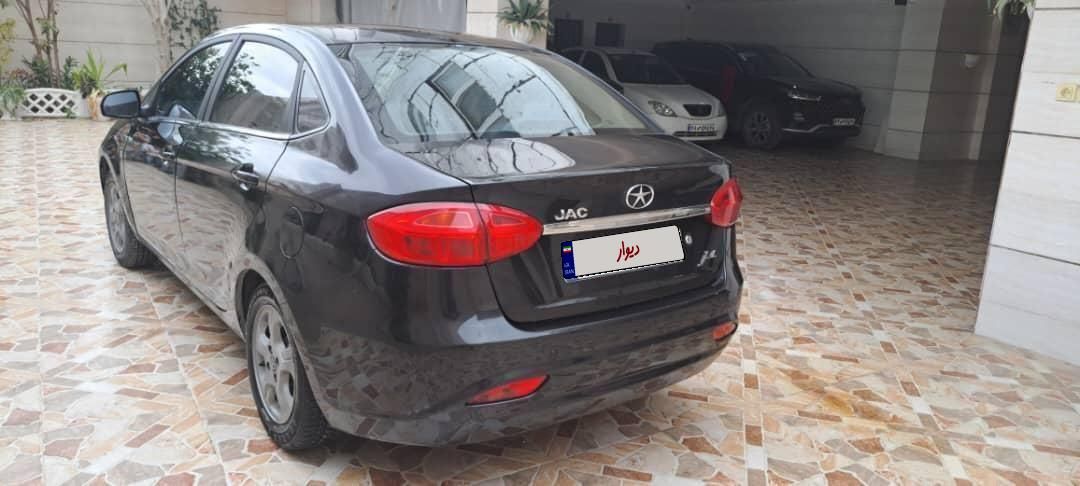 جک J4 اتوماتیک ساده - 1402