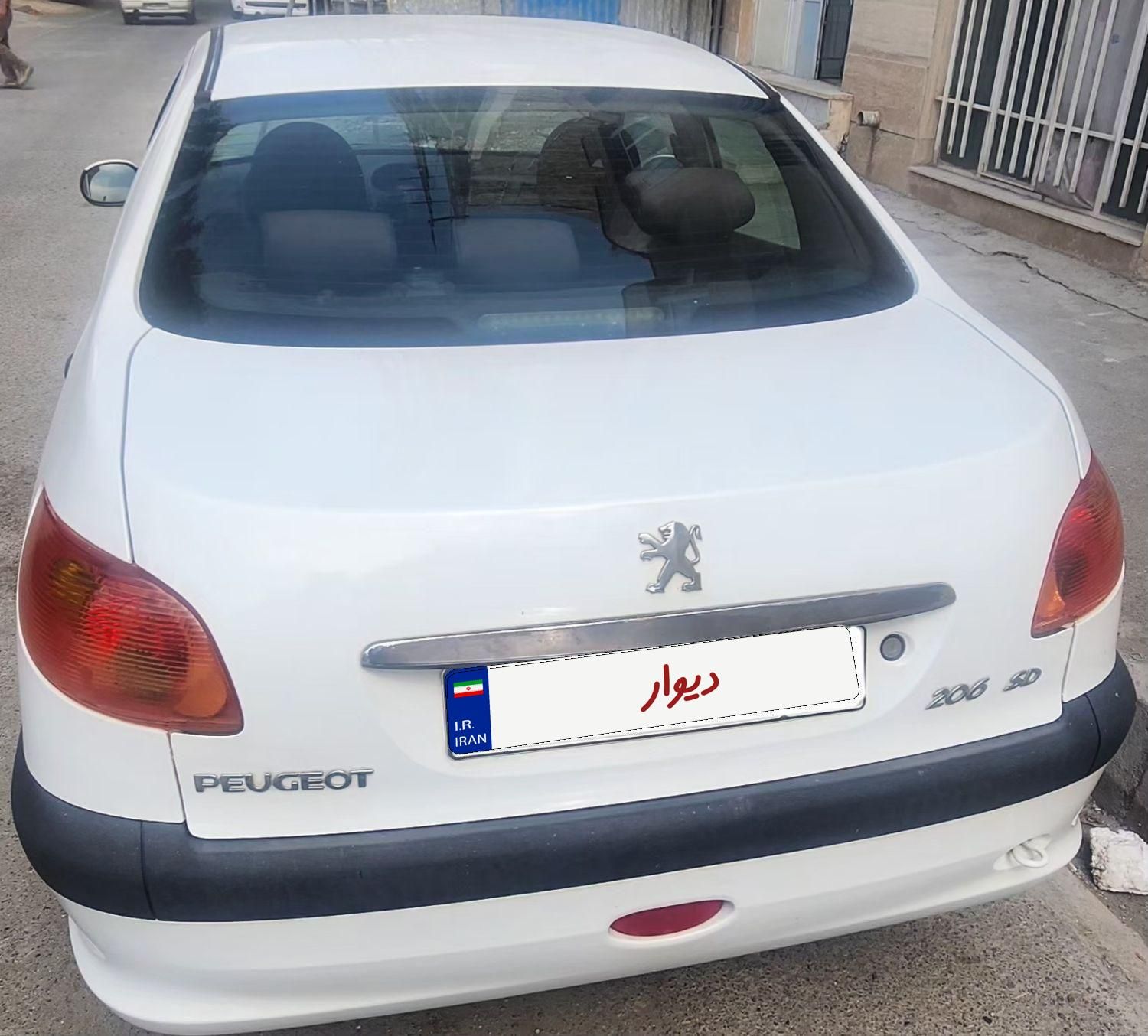 پژو ۲۰۶ صندوق دار v8 - 1392