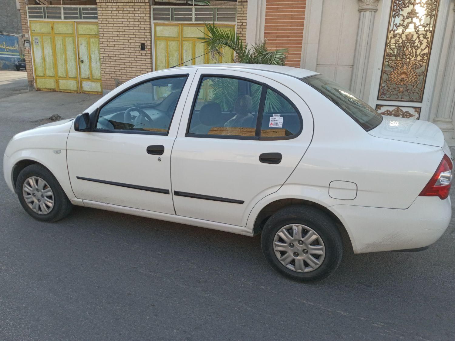 تیبا صندوق دار SX - 1400