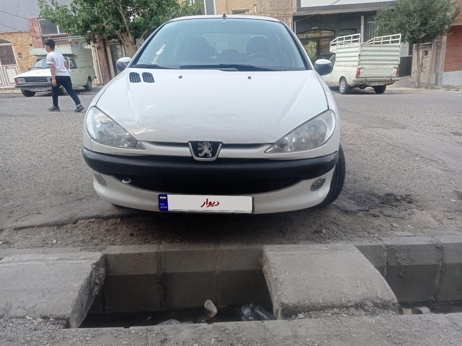 پژو ۲۰۶ صندوق دار v8 - 1395