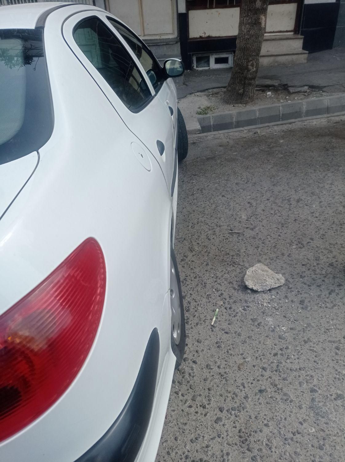 پژو ۲۰۶ صندوق دار v8 - 1395