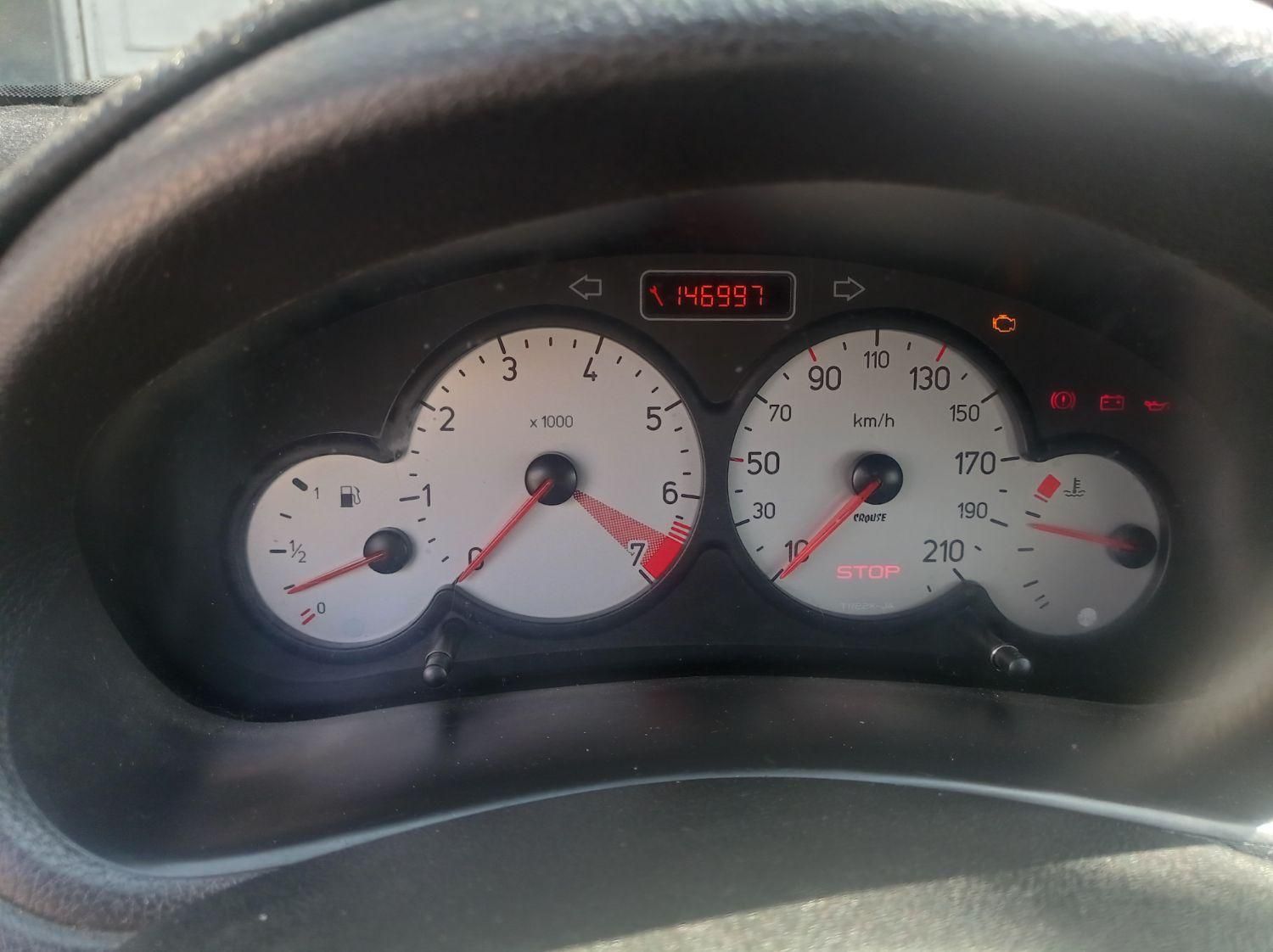پژو ۲۰۶ صندوق دار v8 - 1395
