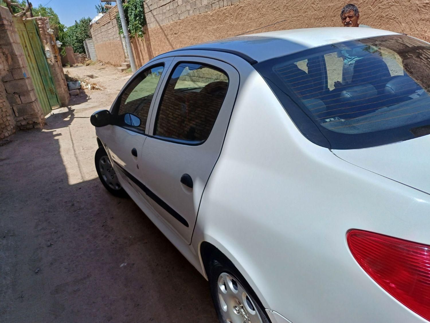 پژو ۲۰۶ صندوق دار v8 - 1399