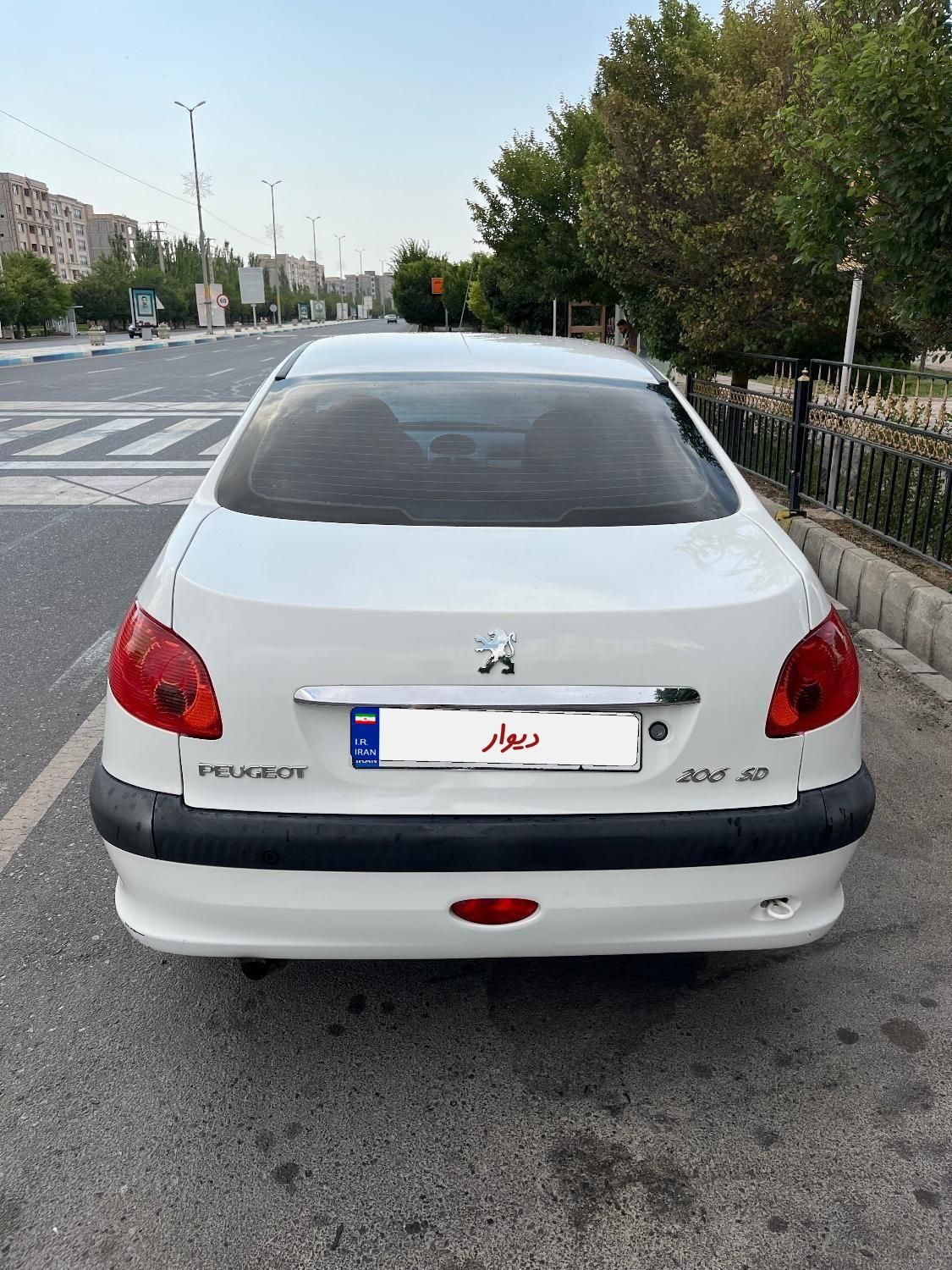 پژو ۲۰۶ صندوق دار v8 - 1395