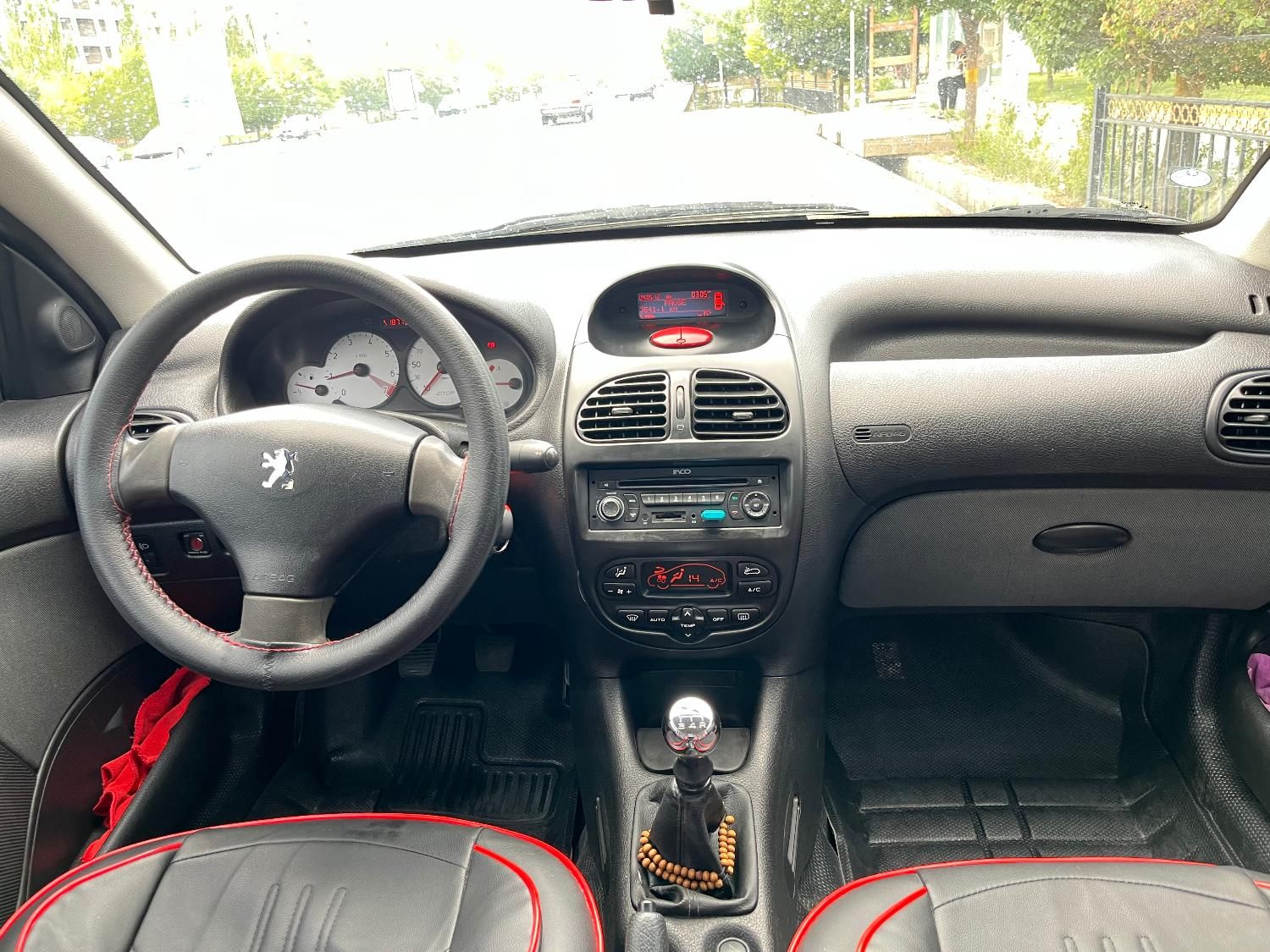 پژو ۲۰۶ صندوق دار v8 - 1395