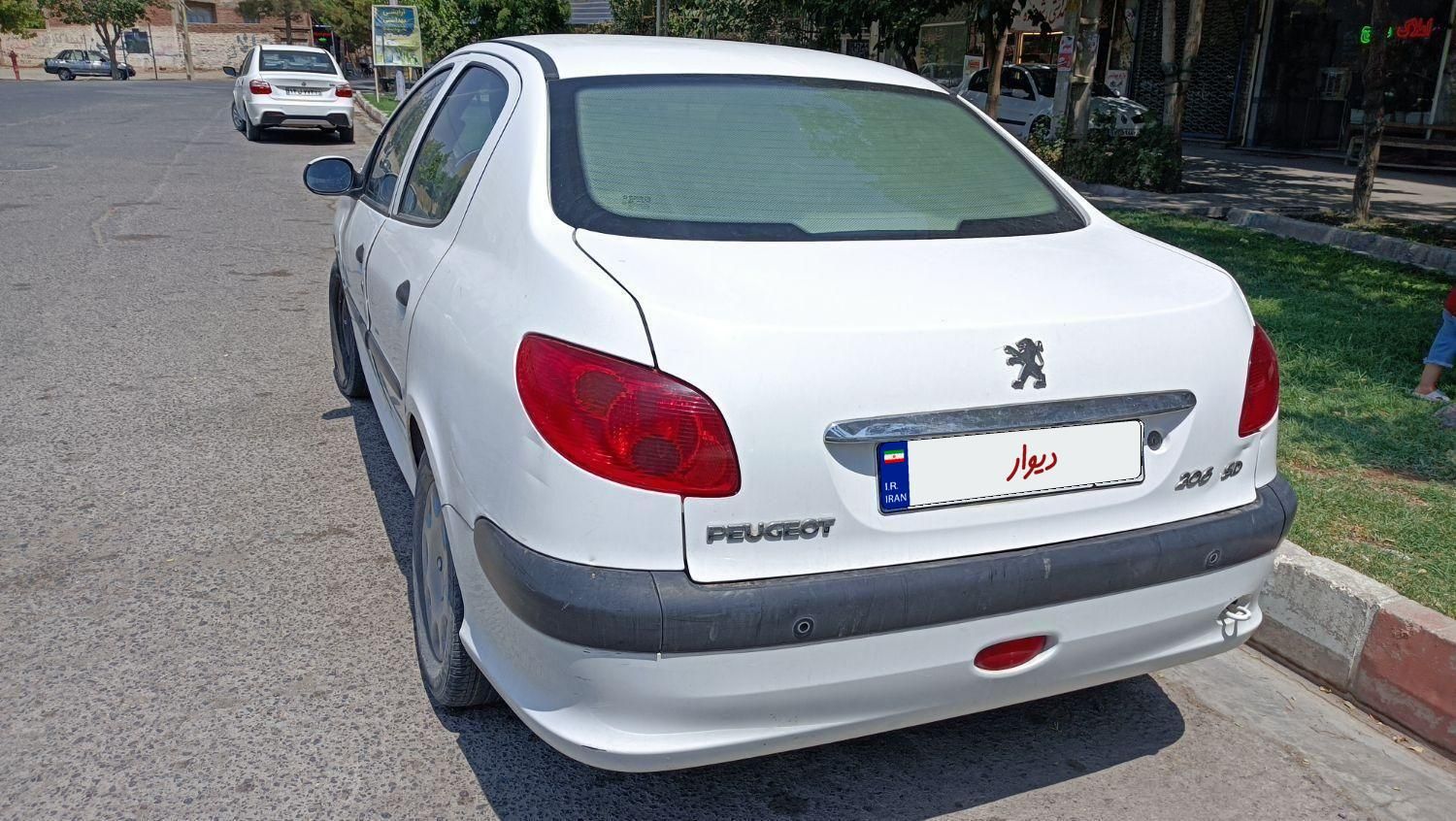 پژو ۲۰۶ صندوق دار v8 - 1395