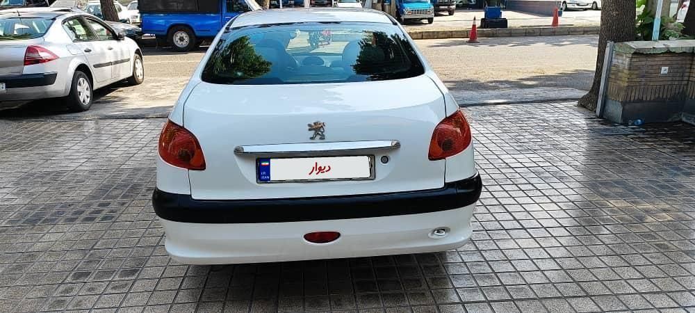 پژو ۲۰۶ صندوق دار v8 - 1394