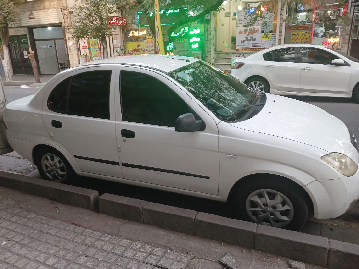 تیبا صندوق دار SX - 1398