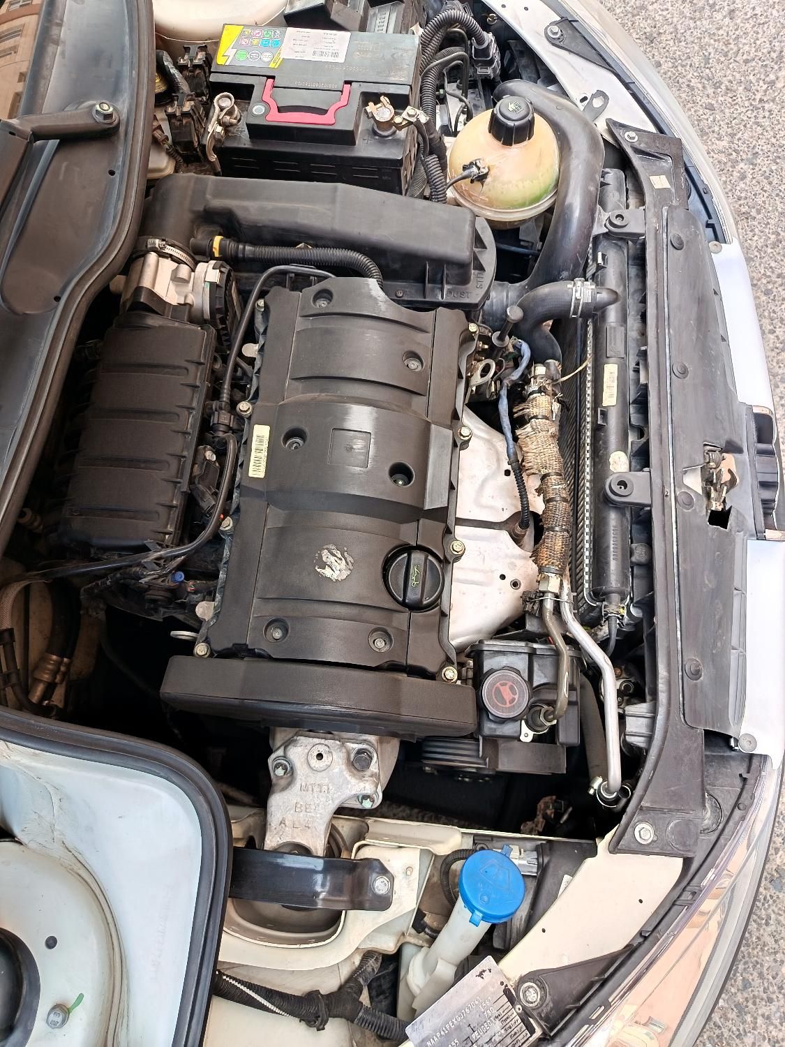 پژو ۲۰۶ صندوق دار v8 - 1395