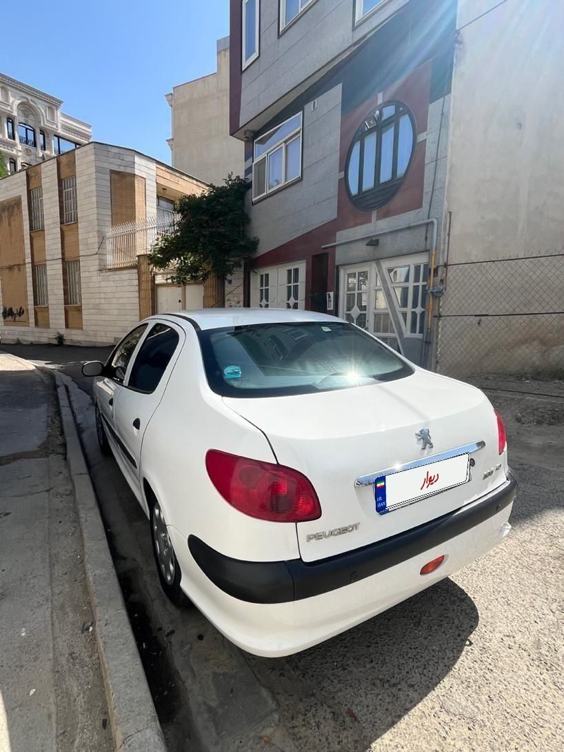 پژو ۲۰۶ صندوق دار v8 - 1392