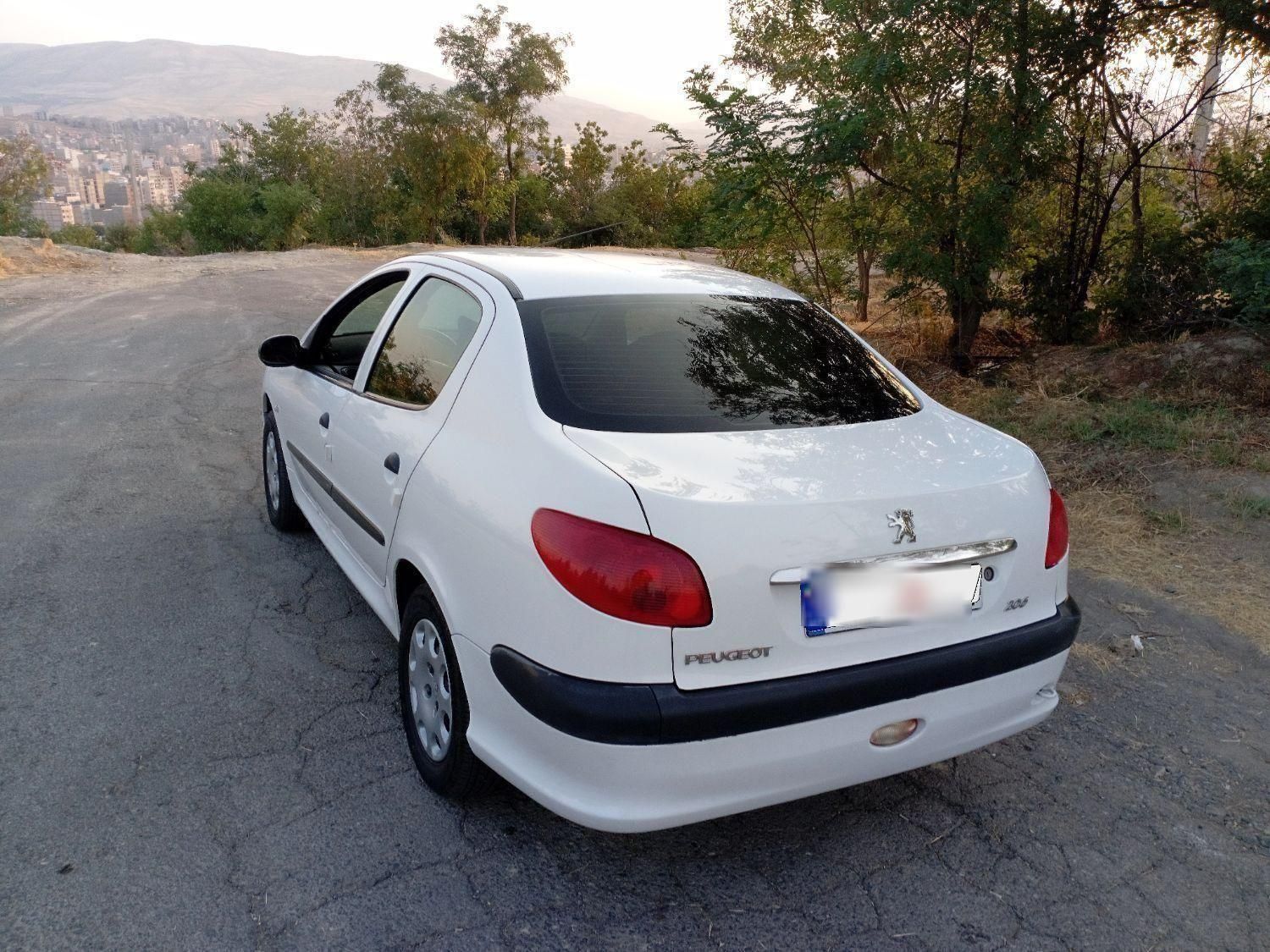 پژو ۲۰۶ صندوق دار v20 - 1390