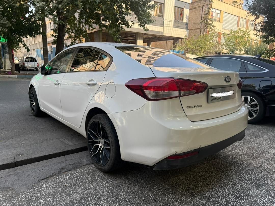 کیا سراتو 2.0 لیتر اتوماتیک GT لاین - 2016