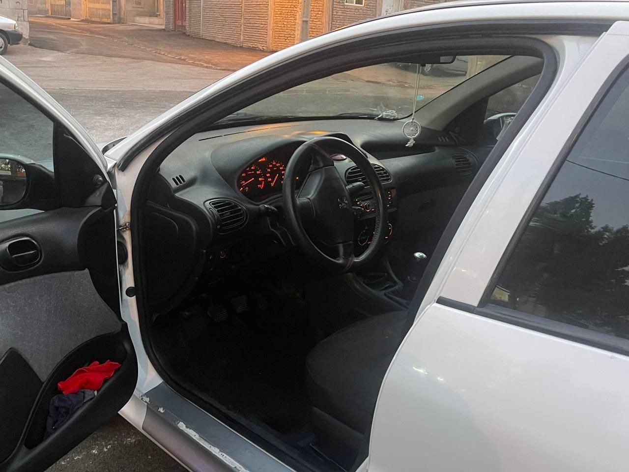 پژو ۲۰۶ صندوق دار v20 - 1390
