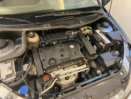 پژو ۲۰۶ صندوق دار v8 - 1389