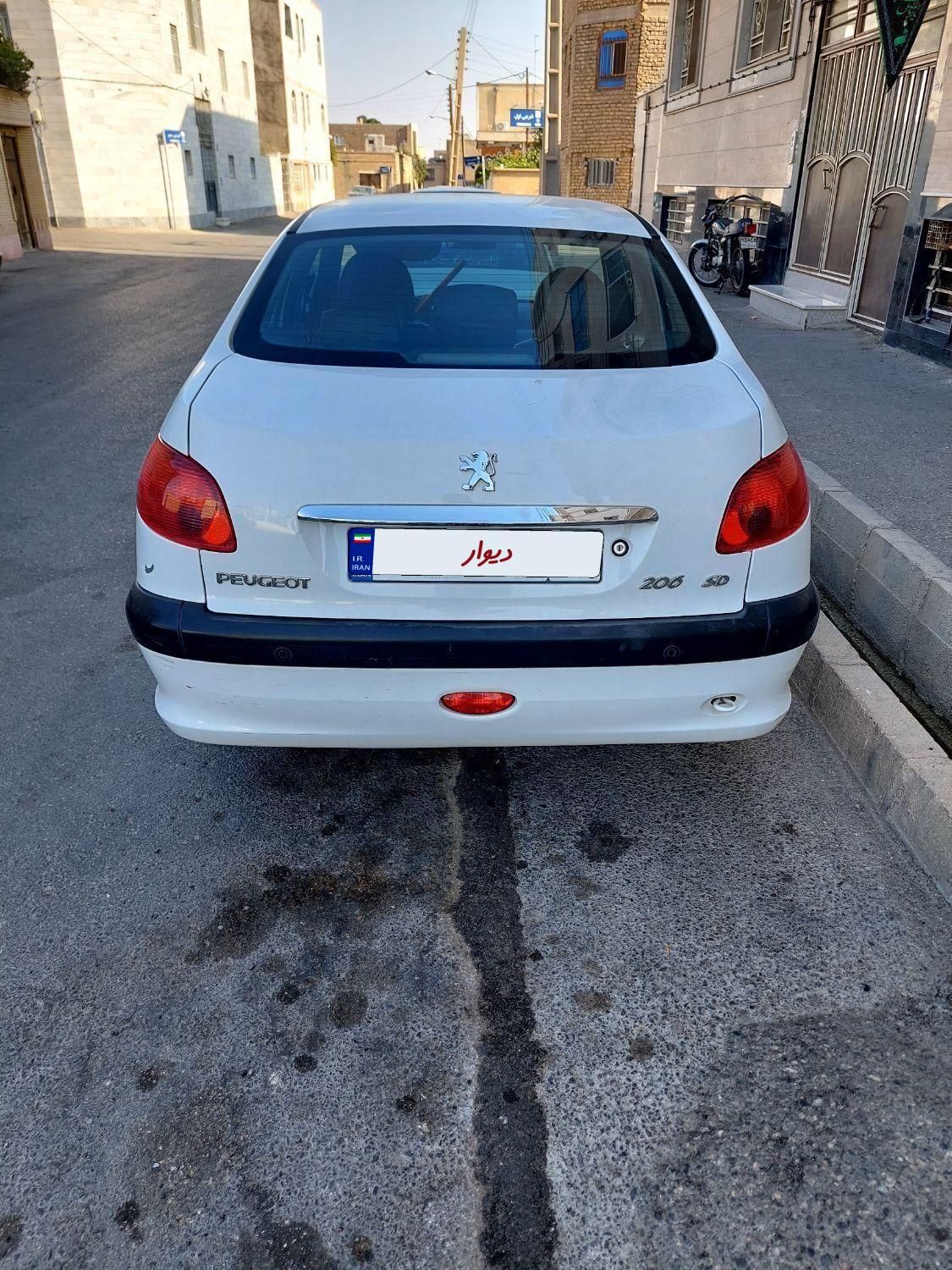 پژو ۲۰۶ صندوق دار v8 - 1397