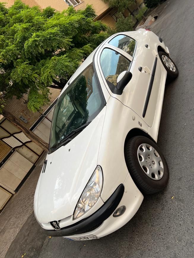 پژو ۲۰۶ صندوق دار v8 - 1395