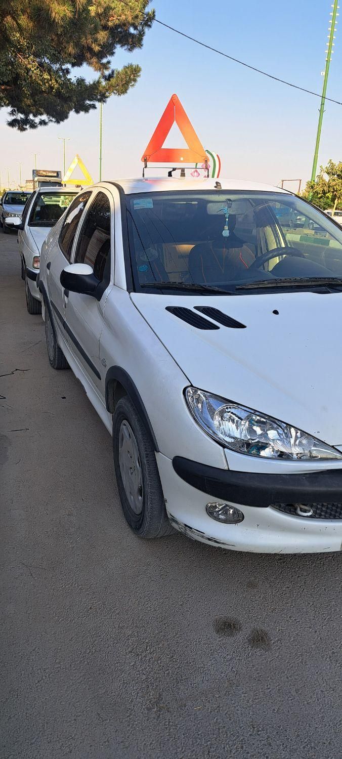 پژو ۲۰۶ صندوق دار v8 - 1390