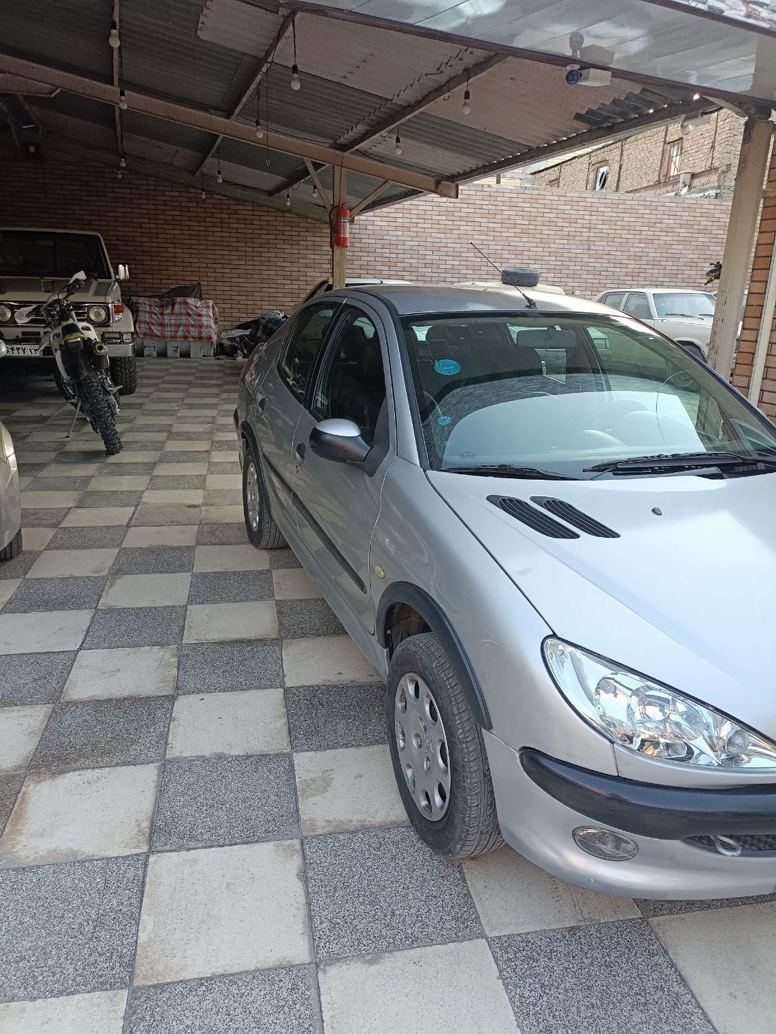 پژو ۲۰۶ صندوق دار v8 - 1390