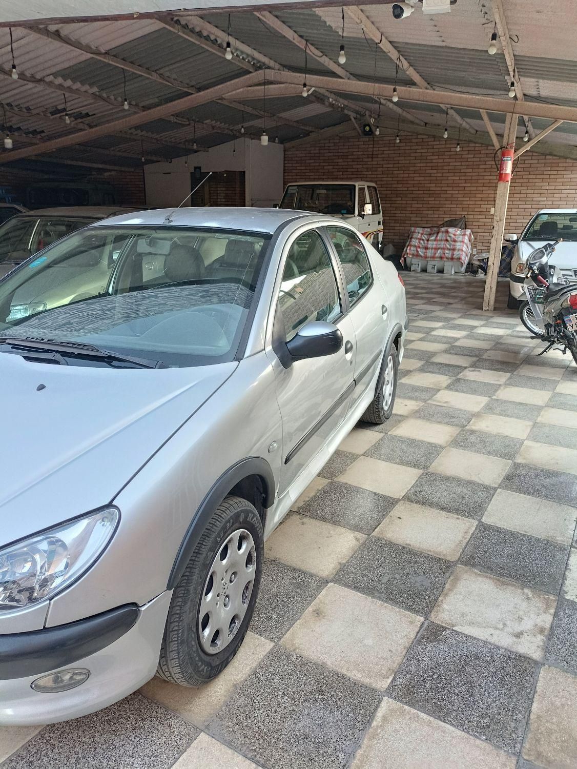 پژو ۲۰۶ صندوق دار v8 - 1390