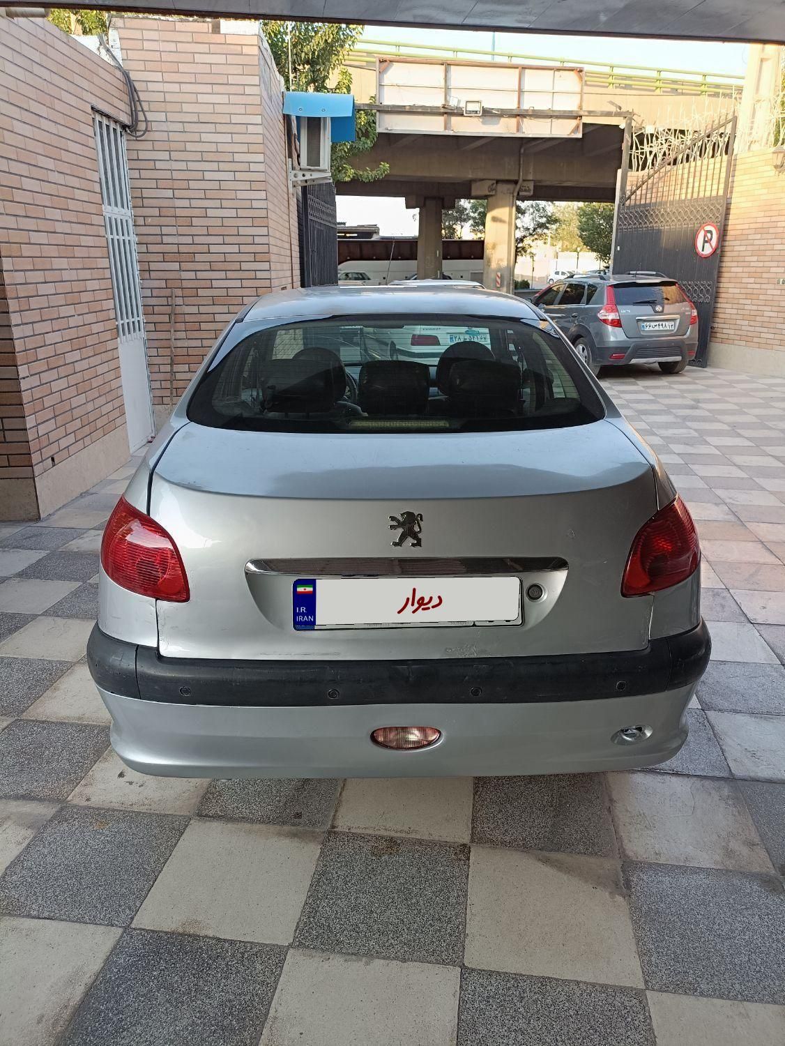 پژو ۲۰۶ صندوق دار v8 - 1390