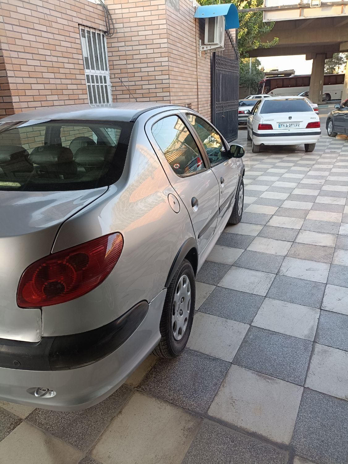 پژو ۲۰۶ صندوق دار v8 - 1390