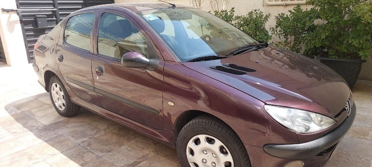 پژو ۲۰۶ صندوق دار v8 - 1393