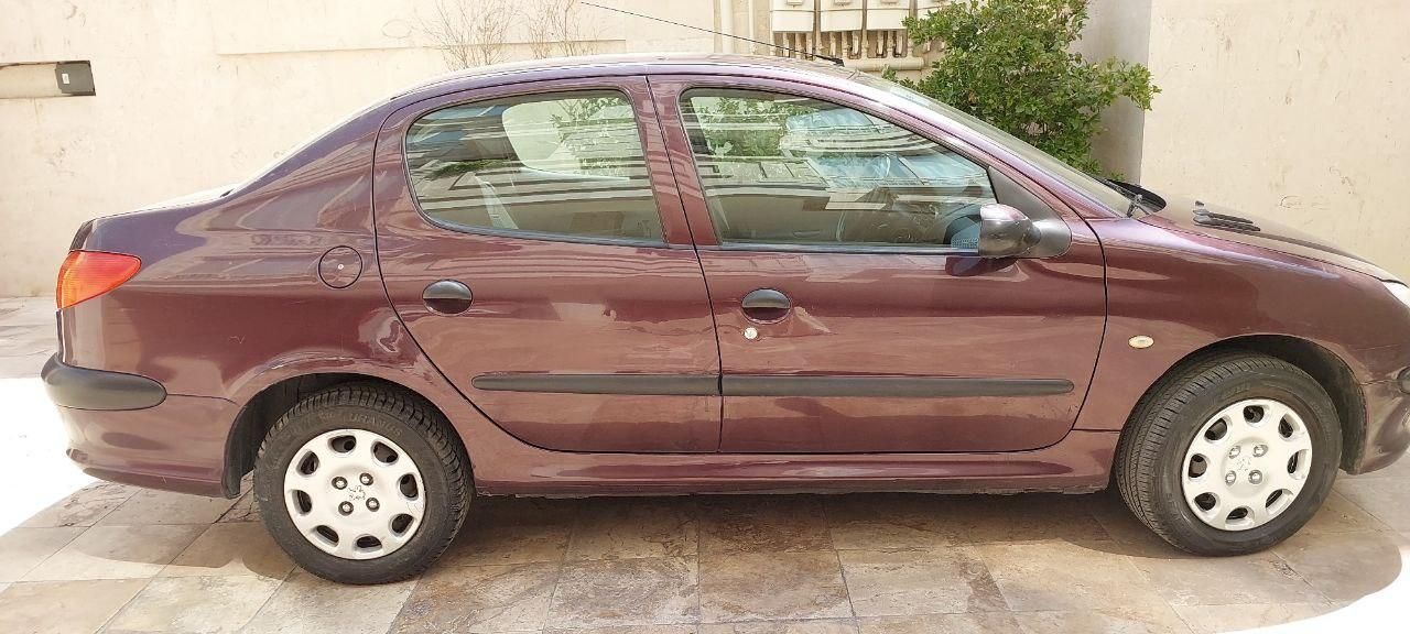 پژو ۲۰۶ صندوق دار v8 - 1393