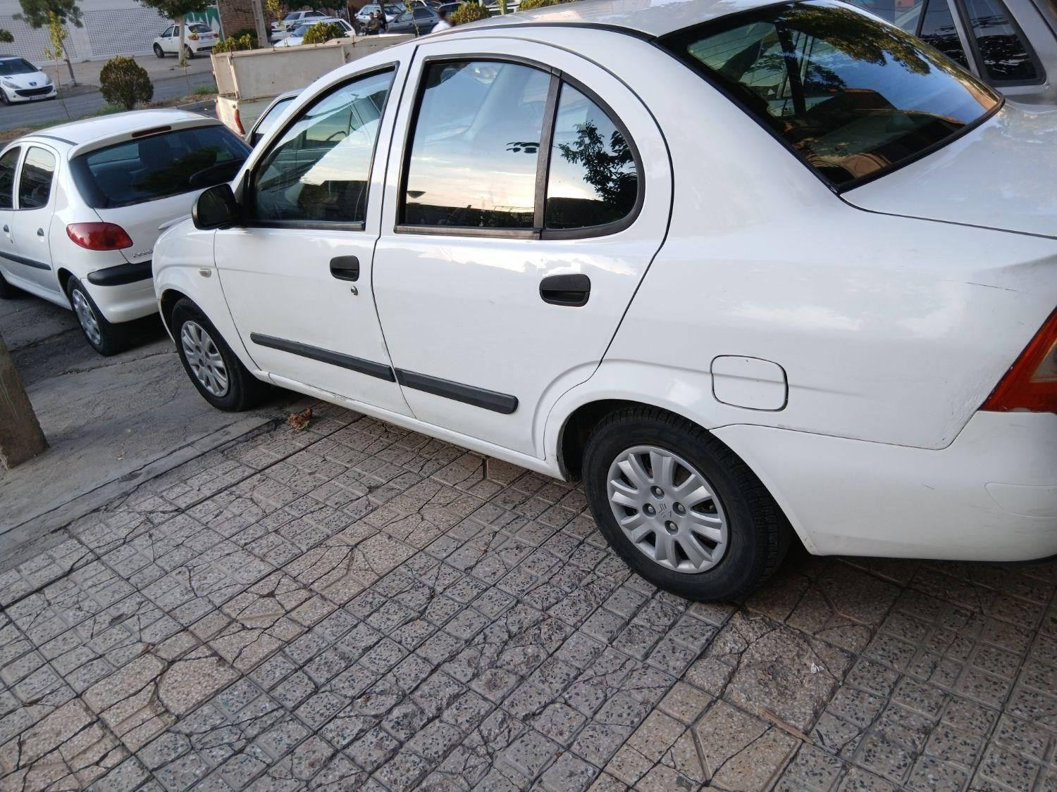 تیبا صندوق دار EX - 1395