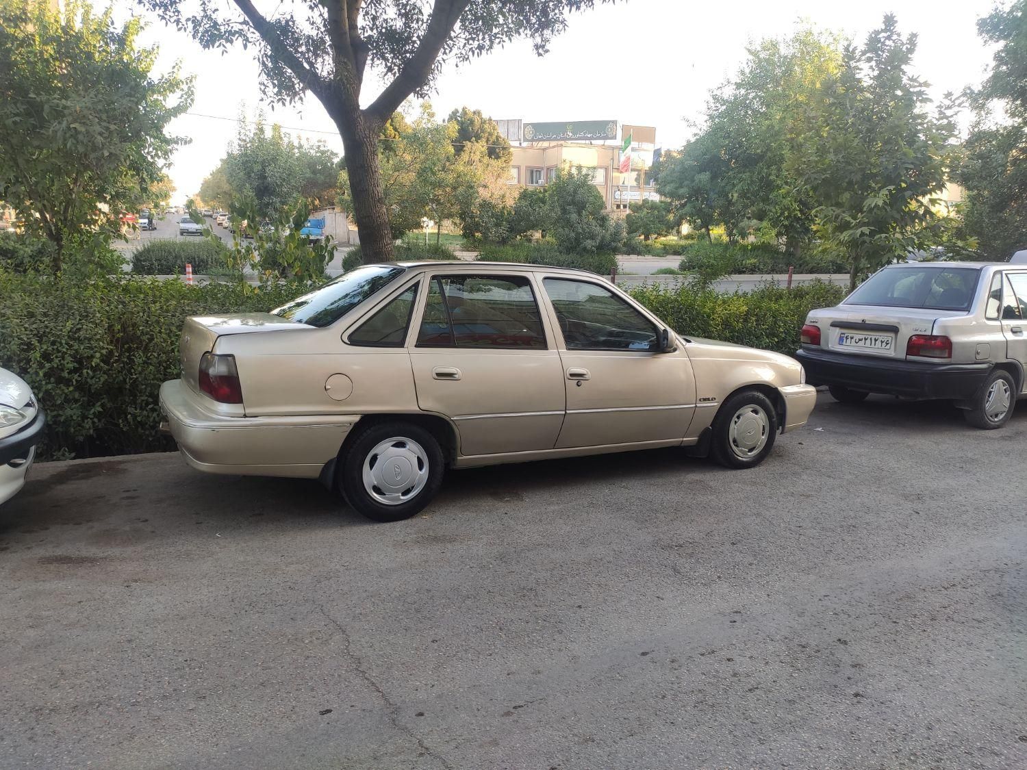 دوو سیلو سدان - 1380
