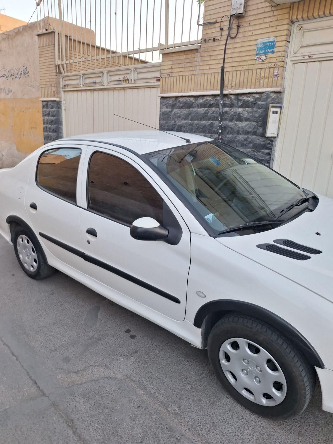 پژو ۲۰۶ صندوق دار v8 - 1391