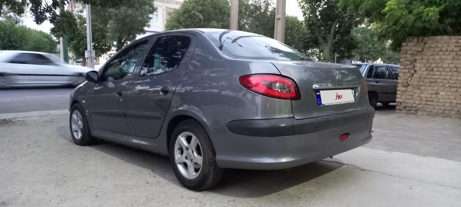 پژو ۲۰۶ صندوق دار v8 - 1393