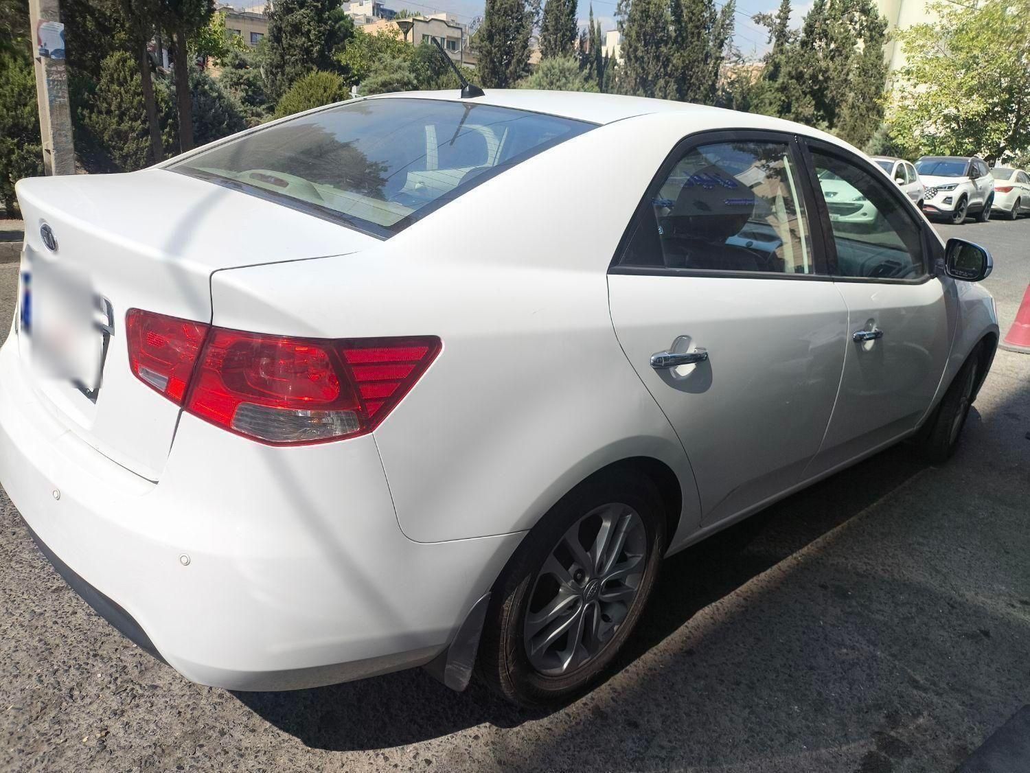 کیا سراتو 2.0 لیتر اتوماتیک GT لاین - 2016