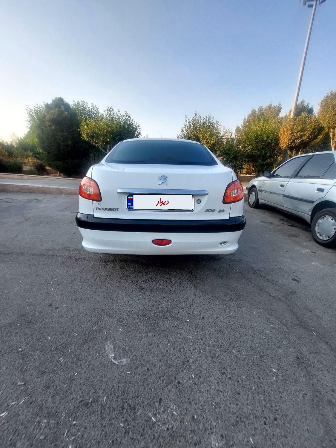 پژو ۲۰۶ صندوق دار v8 - 1389