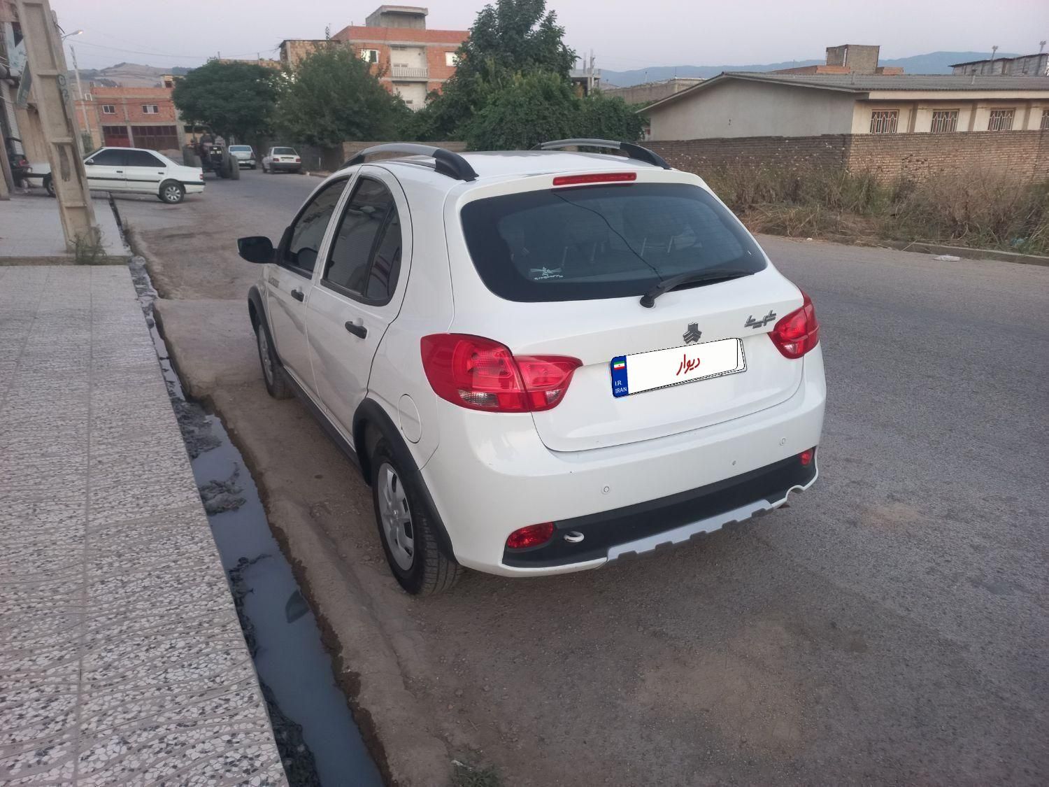 خودرو کوییک، معمولی آگهی ann_19807638