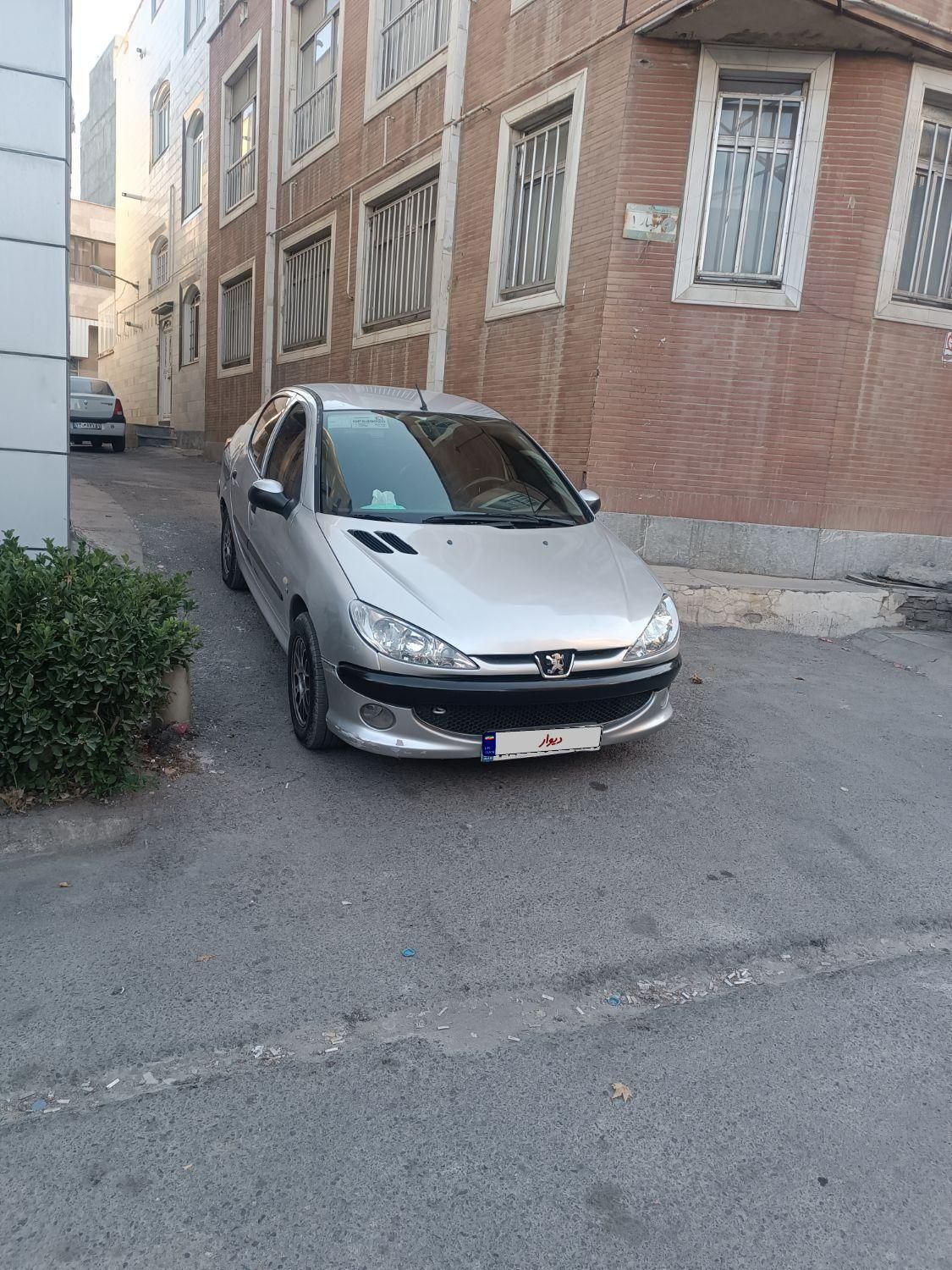 پژو ۲۰۶ صندوق دار v8 - 1386