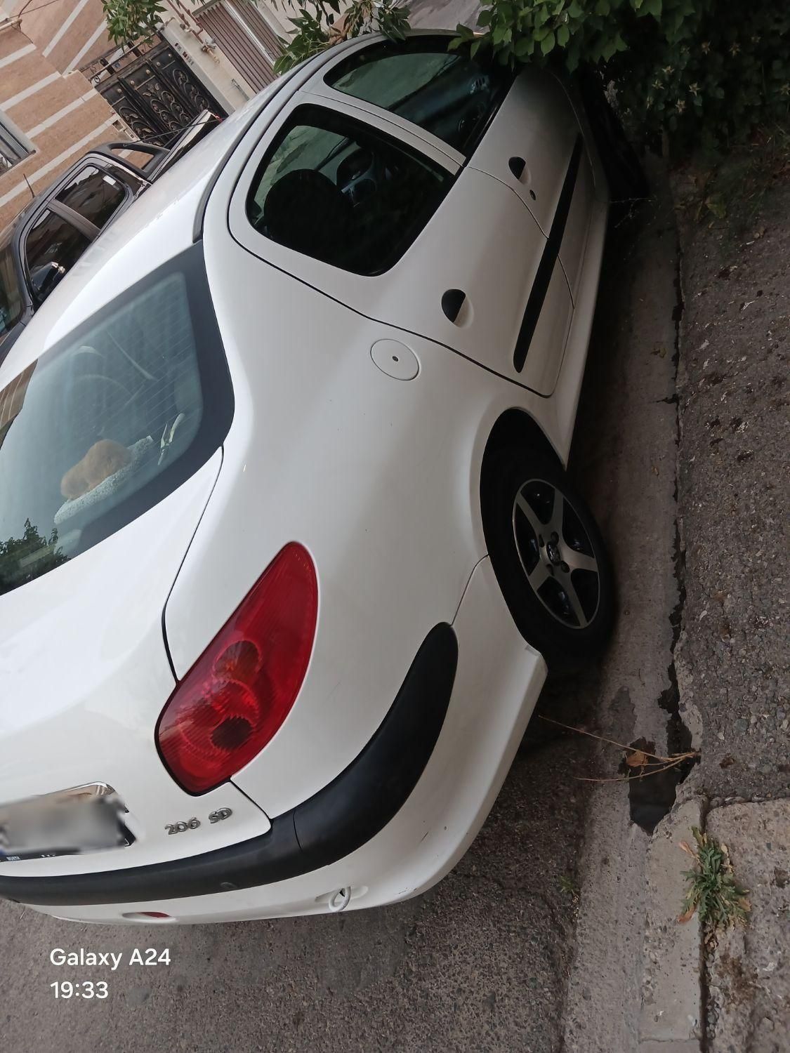 پژو ۲۰۶ صندوق دار v8 - 1395