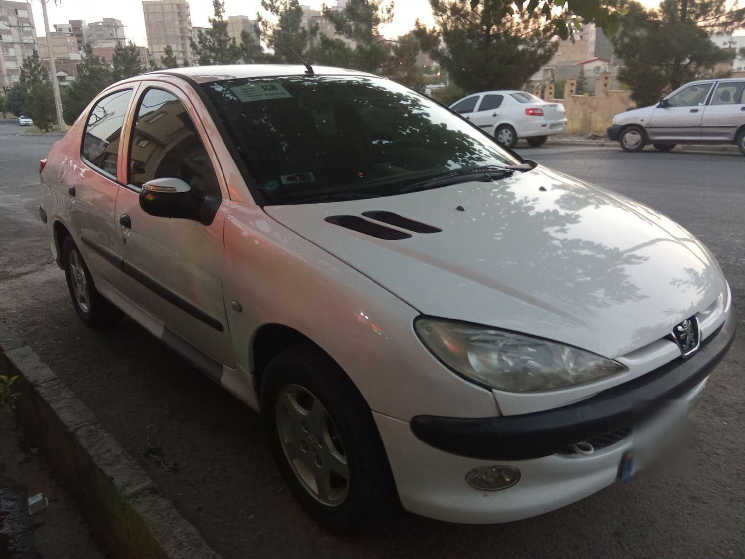 پژو ۲۰۶ صندوق دار v8 - 1395