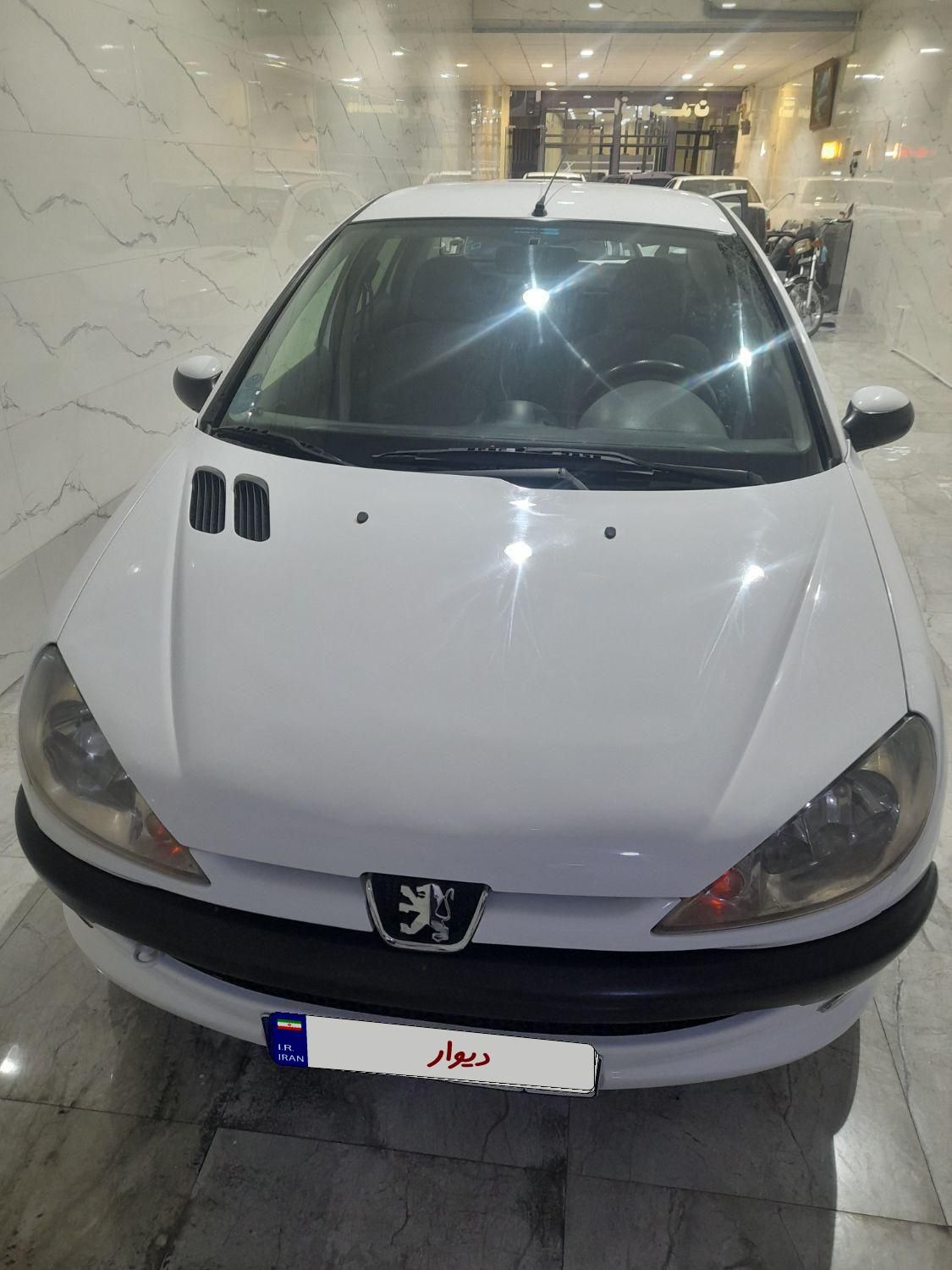 پژو ۲۰۶ صندوق دار v8 - 1393