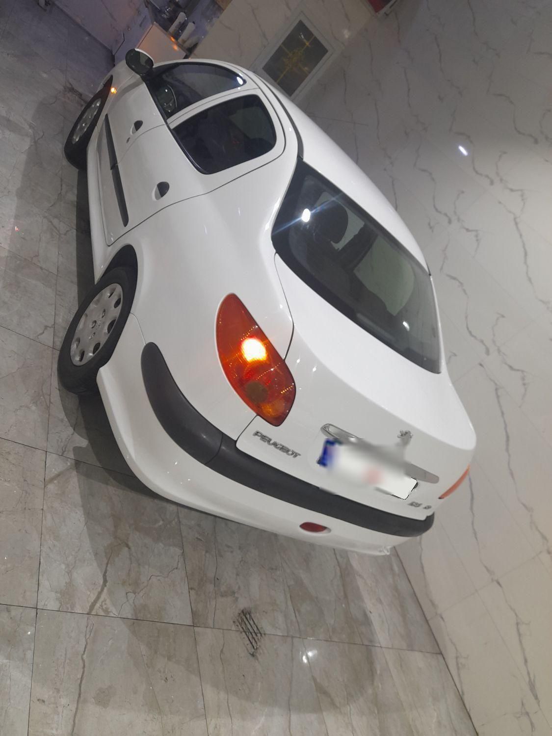 پژو ۲۰۶ صندوق دار v8 - 1393