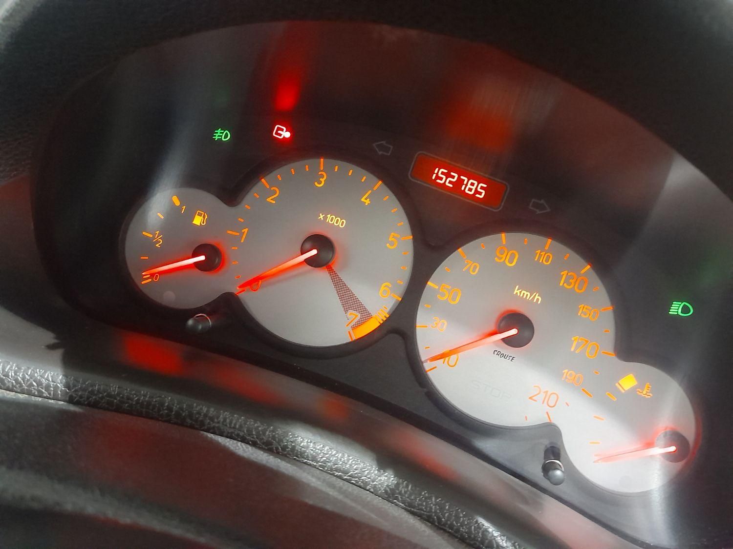 پژو ۲۰۶ صندوق دار v8 - 1393