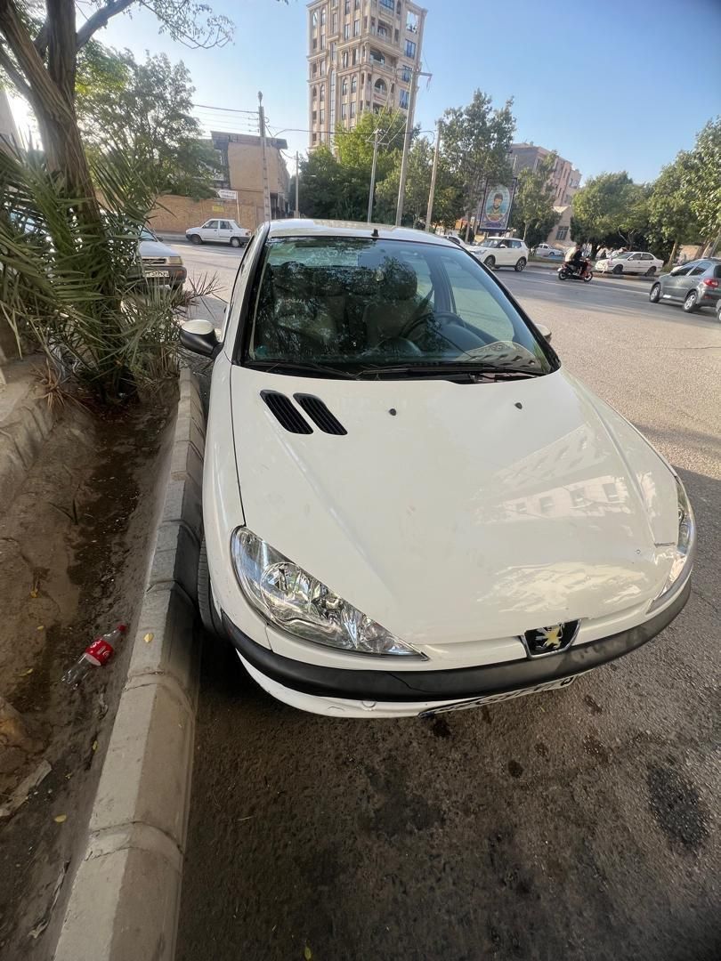 پژو ۲۰۶ صندوق دار v8 - 1390