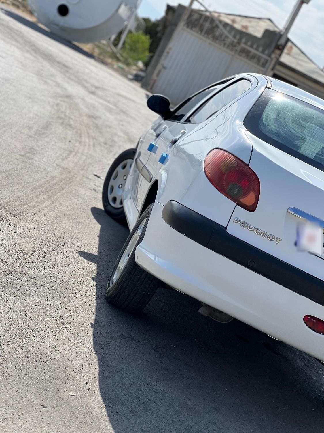 پژو ۲۰۶ صندوق دار v8 - 1395